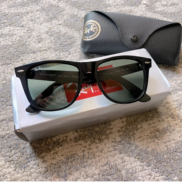 Ray-Ban Wayfarer Sunglasses